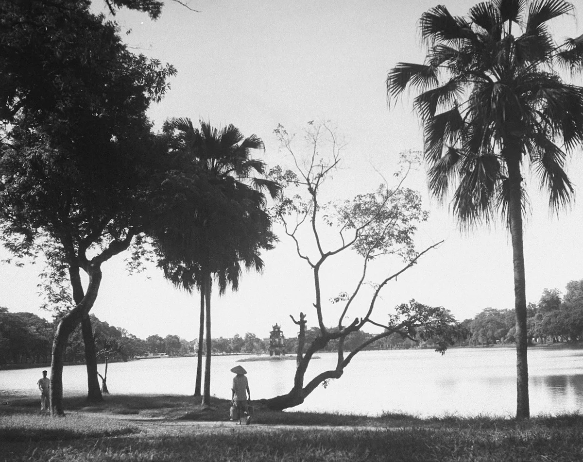 Hồ Gươm, tháng 7 năm 1948
