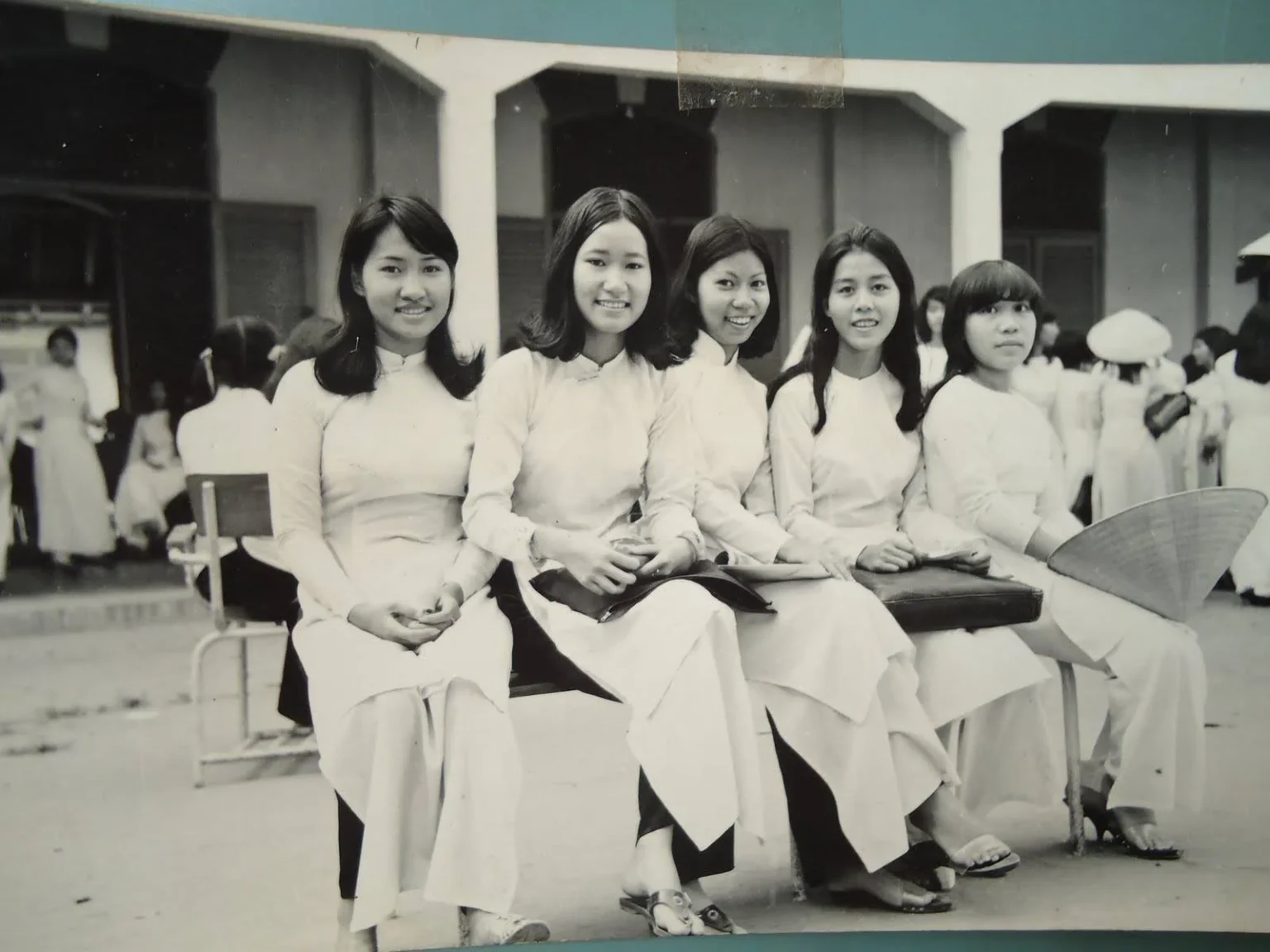 Áo dài nữ sinh Trường Trưng Vương: di sản văn hóa giáo dục miền nam Việt Nam