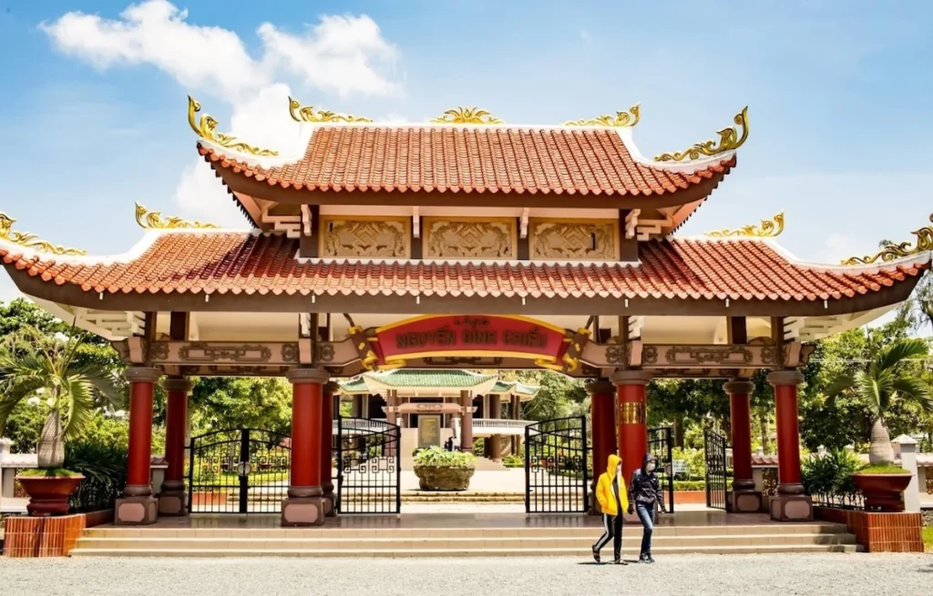 Di tích Mộ và Khu tưởng niệm Nguyễn Đình Chiểu